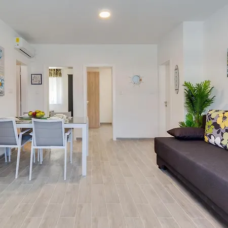 Apartman Kastelina