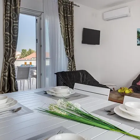 Apartman Kastelina