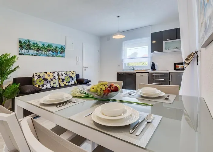 Kastelina Apartamento Vir