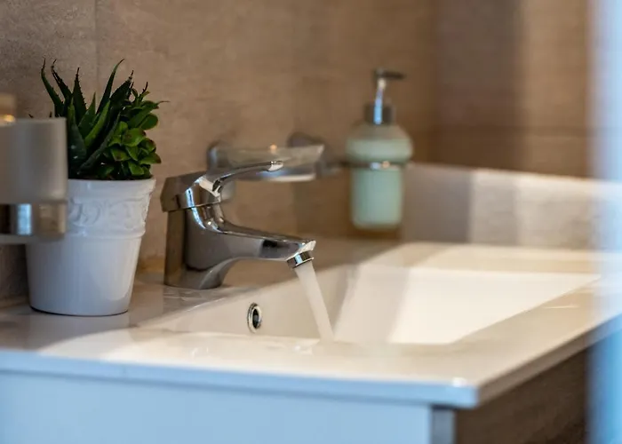 Kastelina Apartamento Vir