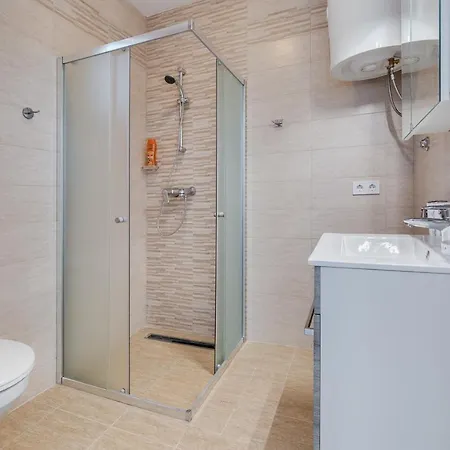 Appartement Kastelina *