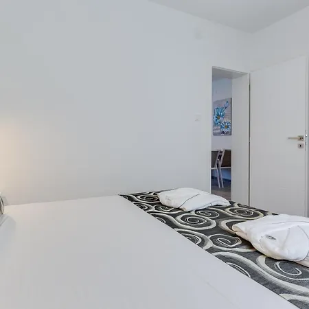 Kastelina Apartment