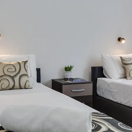 Kastelina Apartman *