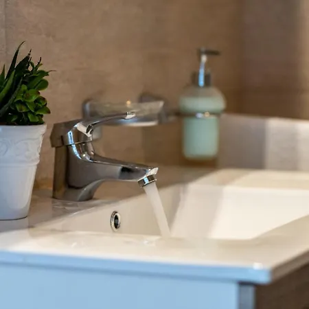 Kastelina Apartman Vir