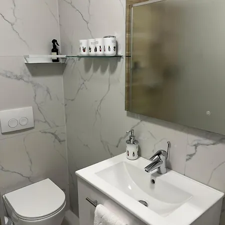 Kastelina Appartement Vir